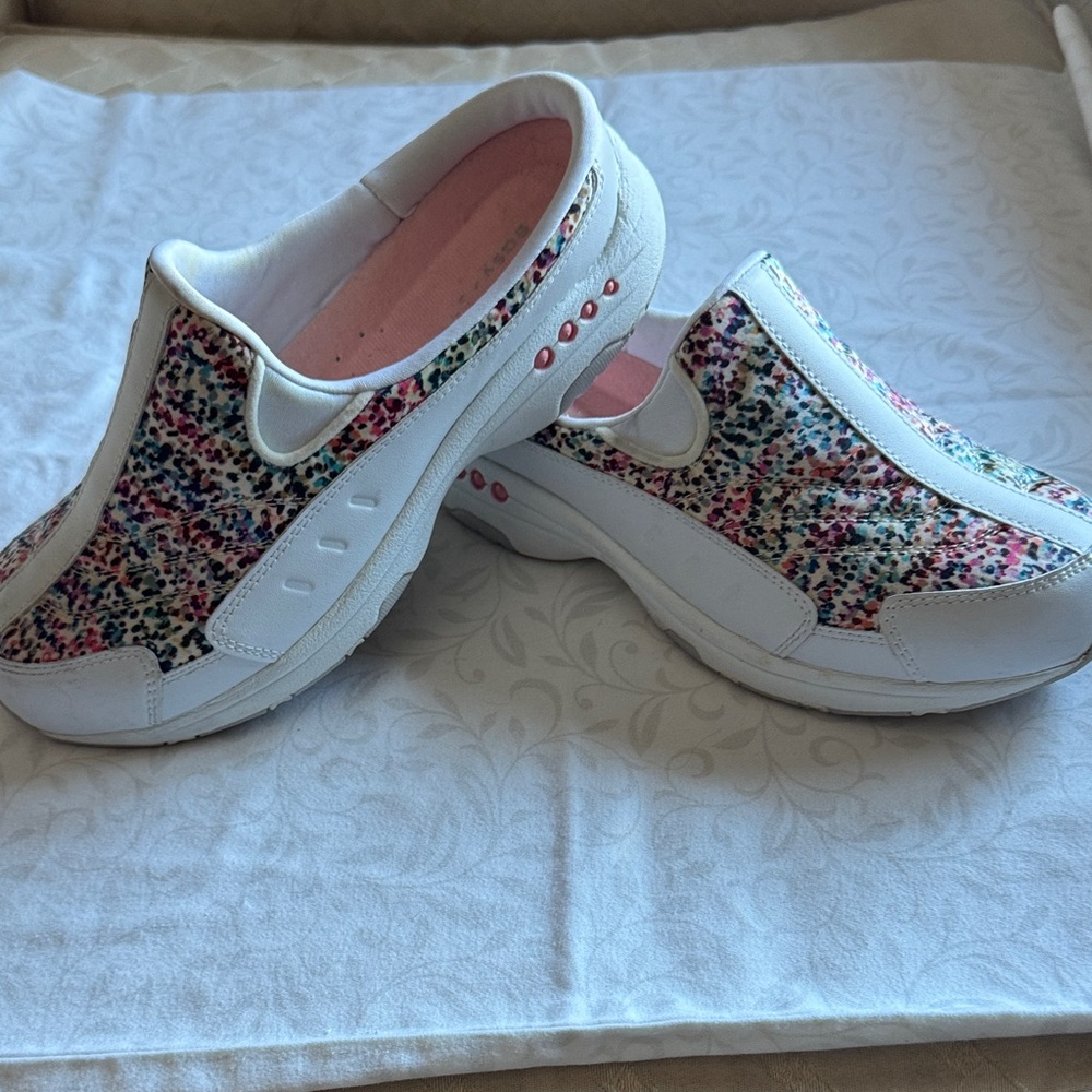 Easy spirit  Women's Slip-On Sneakers 6 1/2
